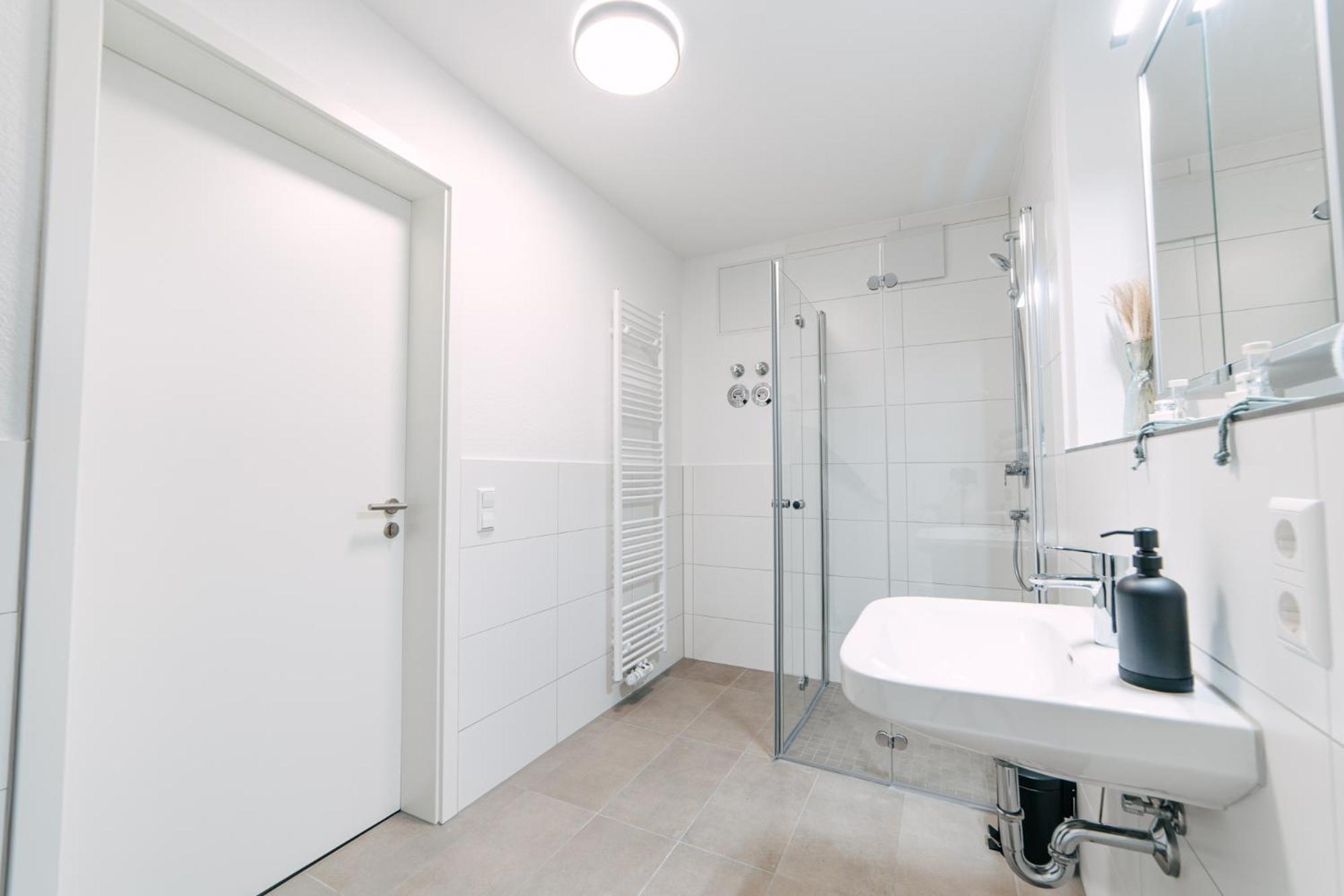 Zentrahome - Balkon Outlet Zentral Smarttv Business Метцинген Экстерьер фото