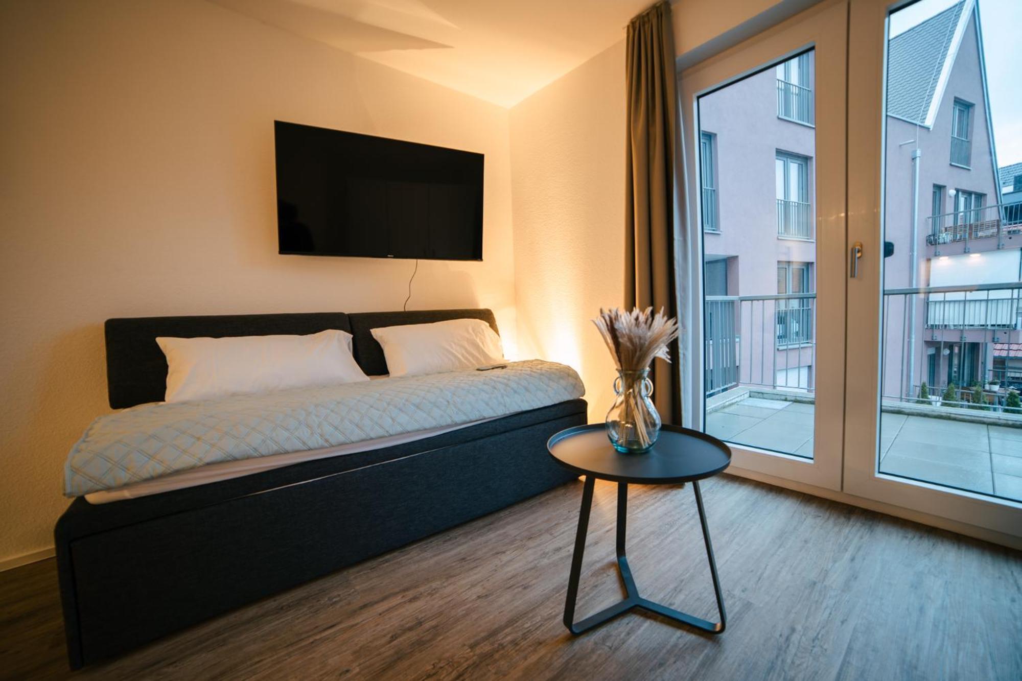 Zentrahome - Balkon Outlet Zentral Smarttv Business Метцинген Экстерьер фото